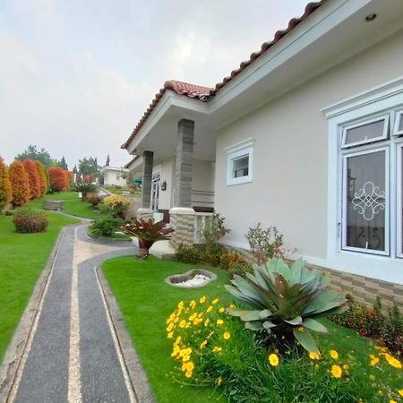 Villa Kandara Hanjawar Puncak Sindanglaya Exteriör bild